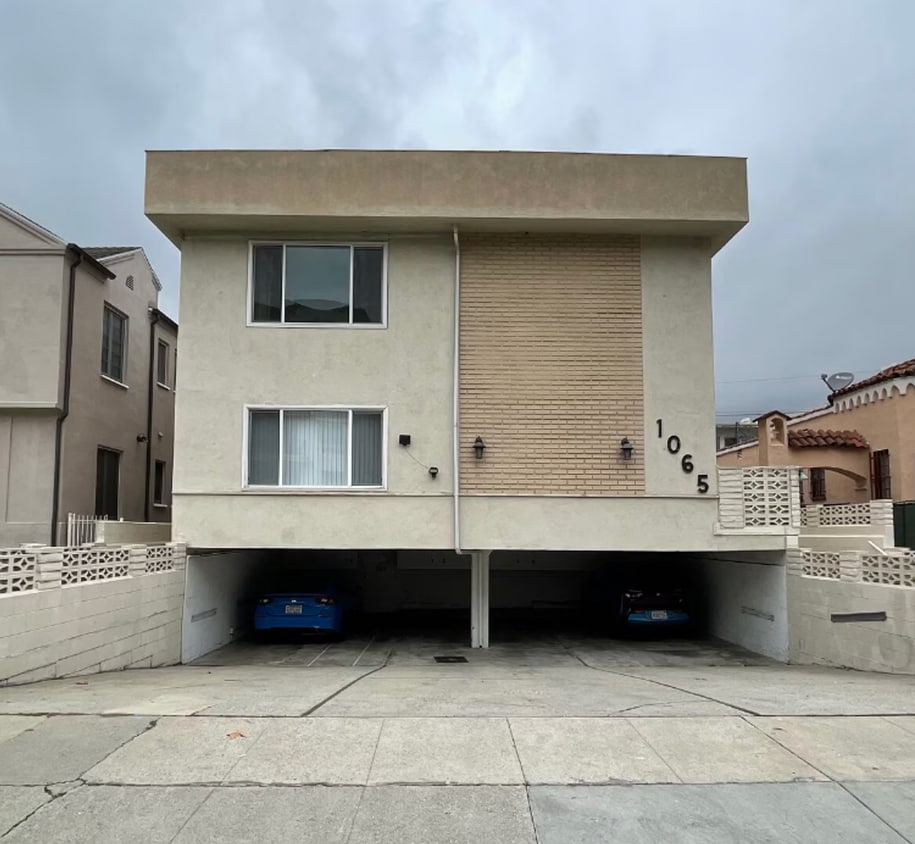 Primary Photo - 1065 S Holt Ave