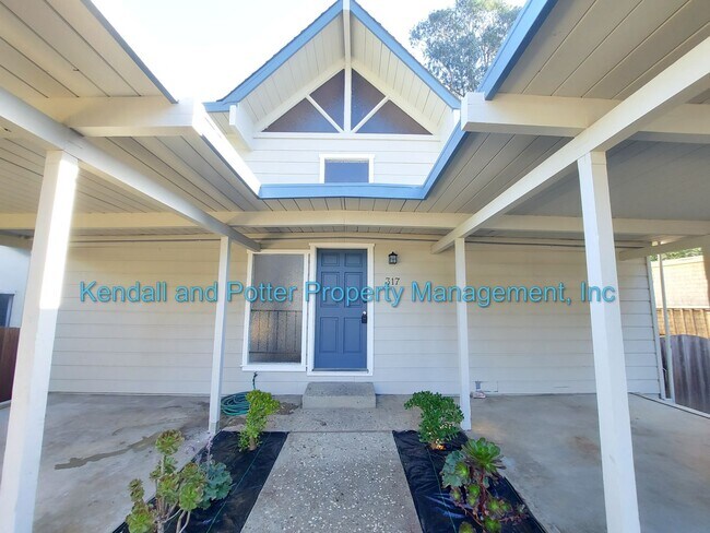 Building Photo - Spacious 4 Bedroom House In Beautiful Aptos!