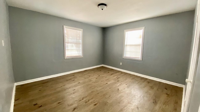 Building Photo - 2521 1st Pl