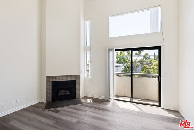 Foto del edificio - 6212 Fulton Ave