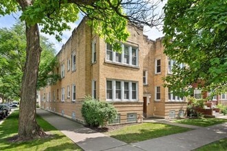 Building Photo - 3725 W Cornelia Ave