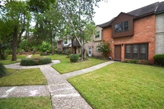 Building Photo - 429 Sunset Dr