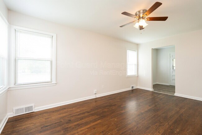 Foto del edificio - 4710 E Mount Vernon St