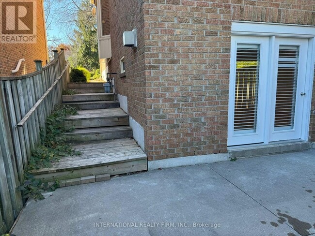 Building Photo - 114 Crawford Rose Dr