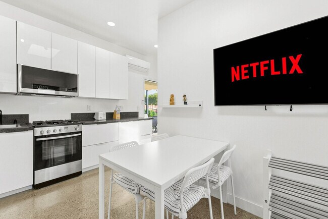 Foto del edificio - 5019 Hawley Blvd