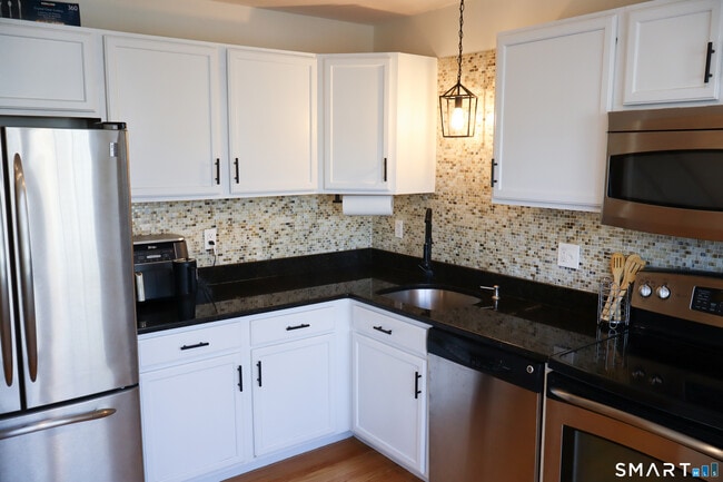 Foto del edificio - 25 W Silver St