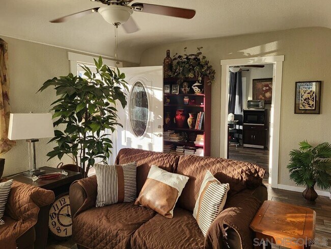 Building Photo - 3435 Helix St