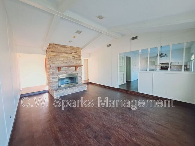 Foto del edificio - 4106 Cedar Creek Dr
