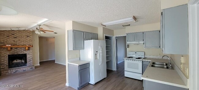 Foto del edificio - 2321 Stonebridge Dr