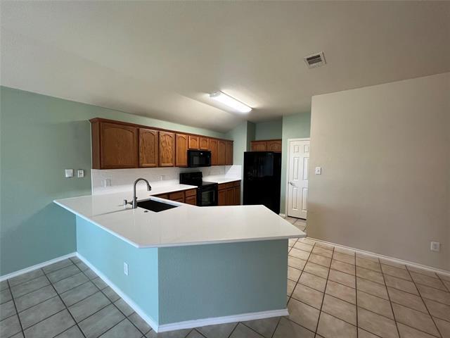 Foto del edificio - 717 Mahogany Dr