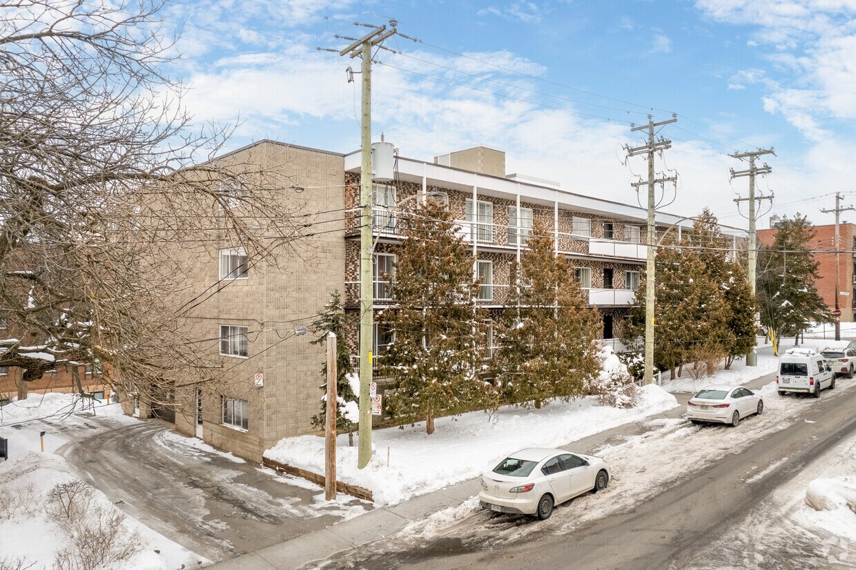 Primary Photo - 3955 Saint-Kevin