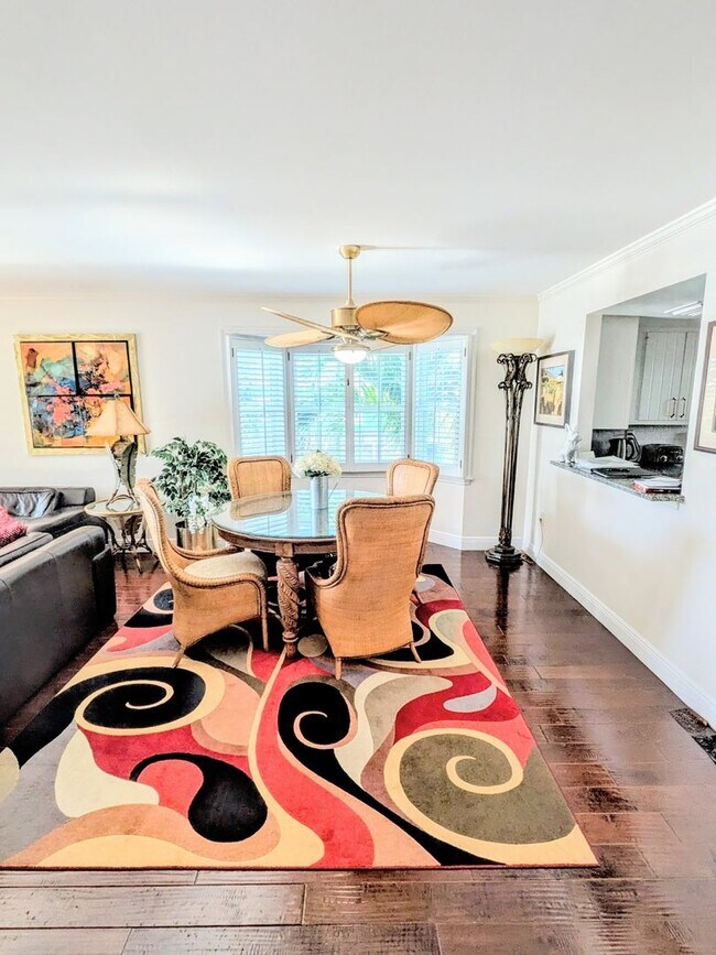 Foto del edificio - SEASONAL 2/2 coastal-inspired luxury condo with bay view, and boat slip