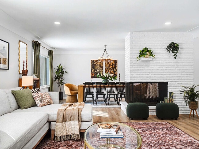 Foto del edificio - 28649 Jackson Rd