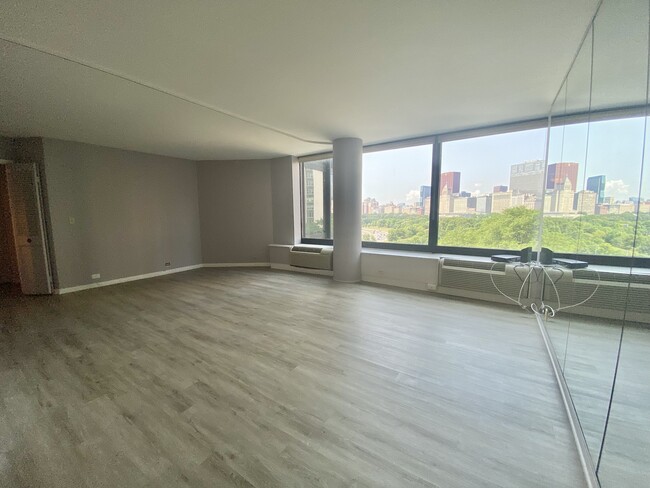Foto del edificio - 155 N Harbor Dr