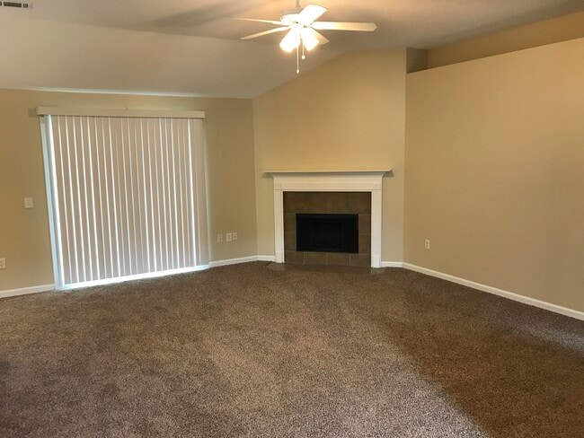 Foto del edificio - 20 Carlisle Lane