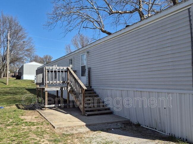 Building Photo - 4511 Dirt Rd