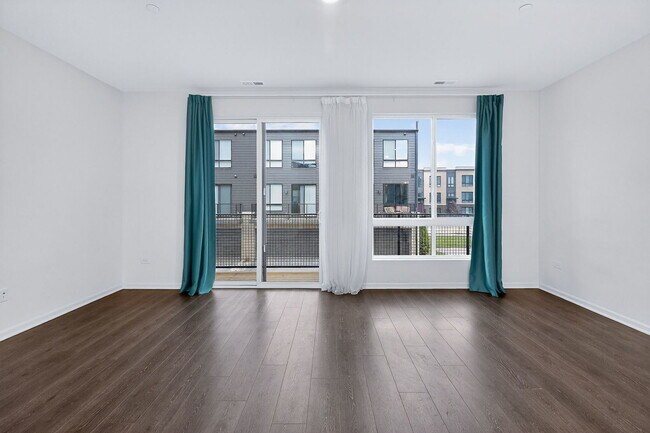 Foto del edificio - 1276 Lakepointe Dr