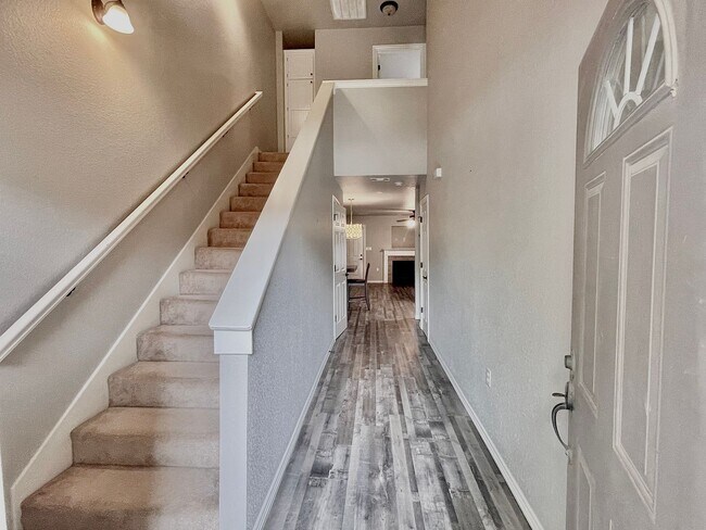 Foto del edificio - Quiet, Well-Maintained 2Bed/2.5Bath Home – Prime Fayetteville Location!