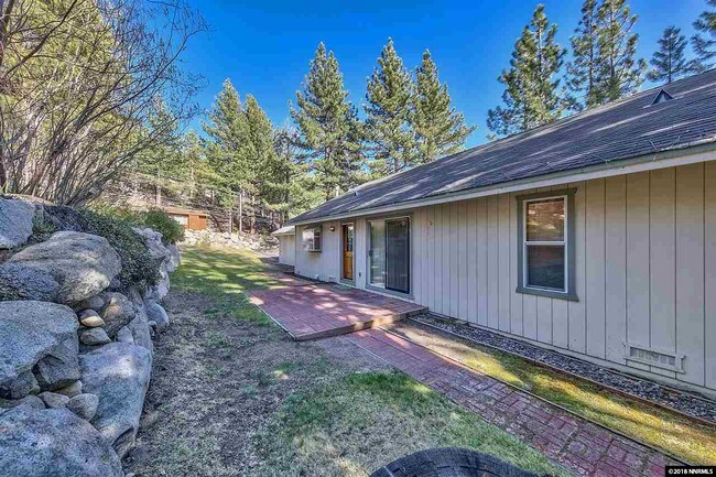 Building Photo - 214 Highland Dr