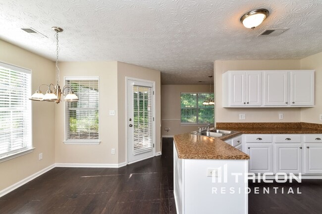 Building Photo - 2352 Heatherton Ct