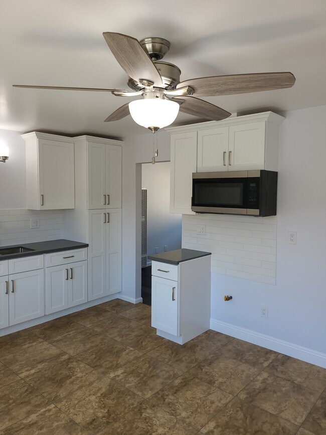 Foto del edificio - 1655 W 146th St