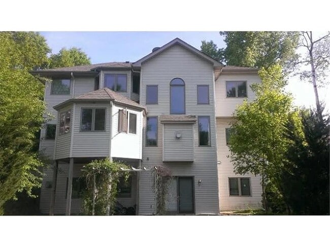Building Photo - 297 Timberline Trail