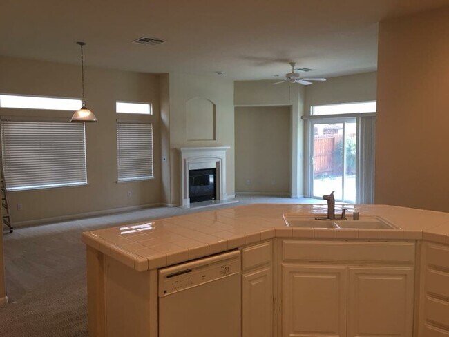 Building Photo - 5513 Goldseive Dr