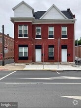 Building Photo - 56 Valley St