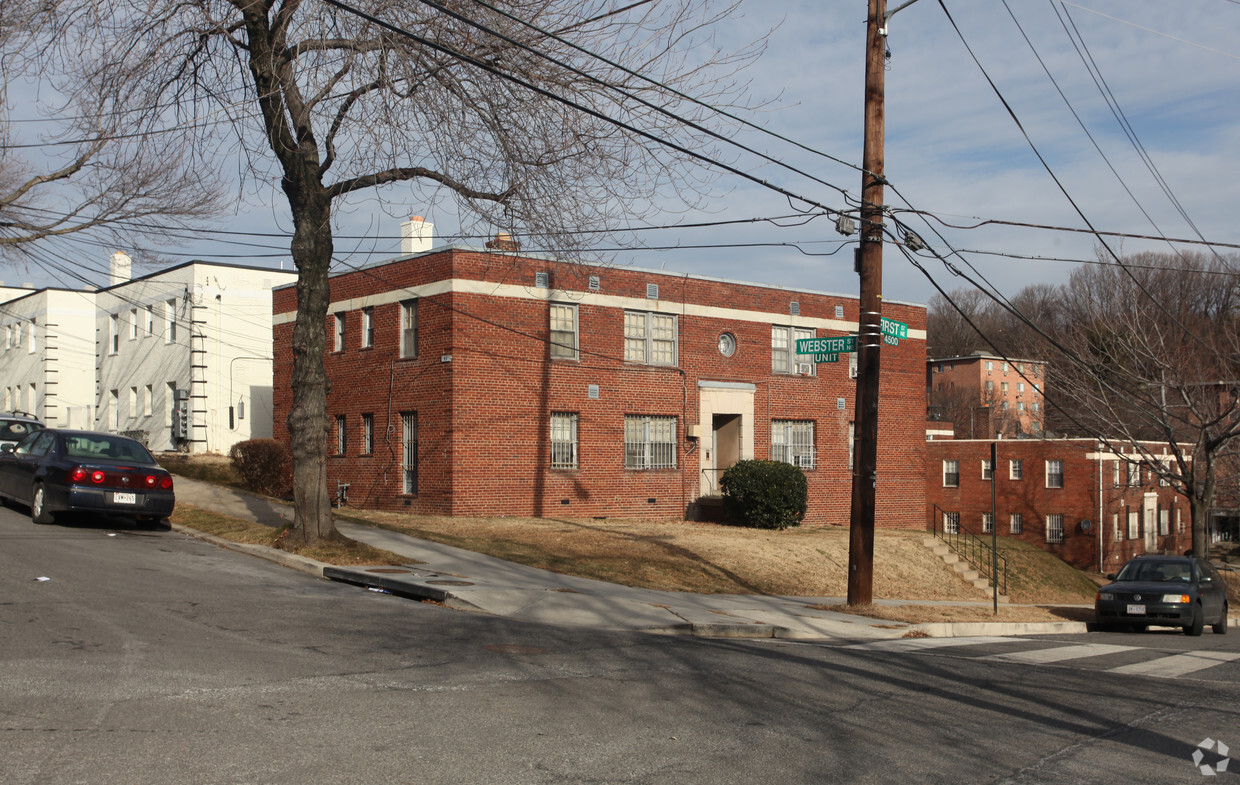 Primary Photo - 94-98 Webster St NE