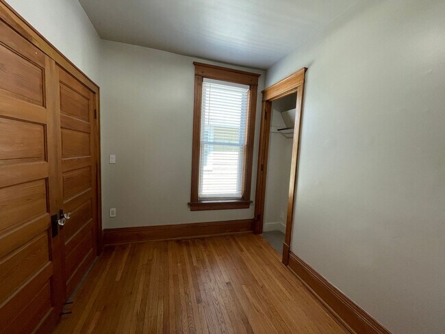 Foto del edificio - 1675 N Marshall St