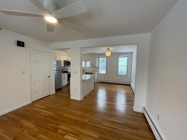 Building Photo - 26 Thorndike St