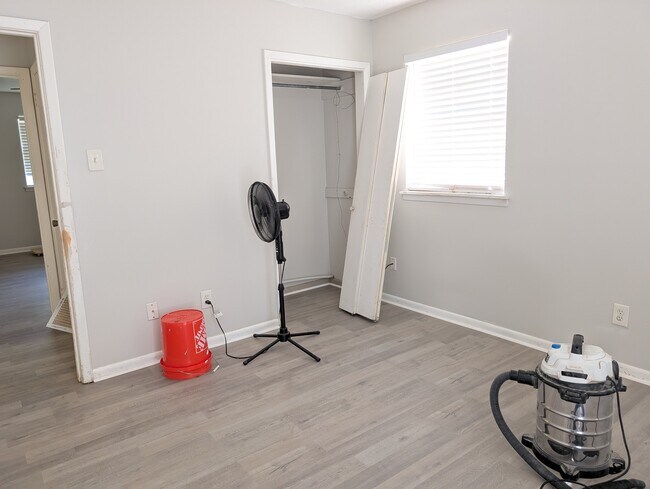 Foto del edificio - 9508 Labette Dr