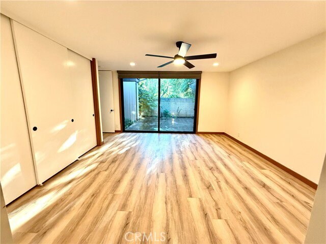 Foto del edificio - 880 Gainsborough Dr