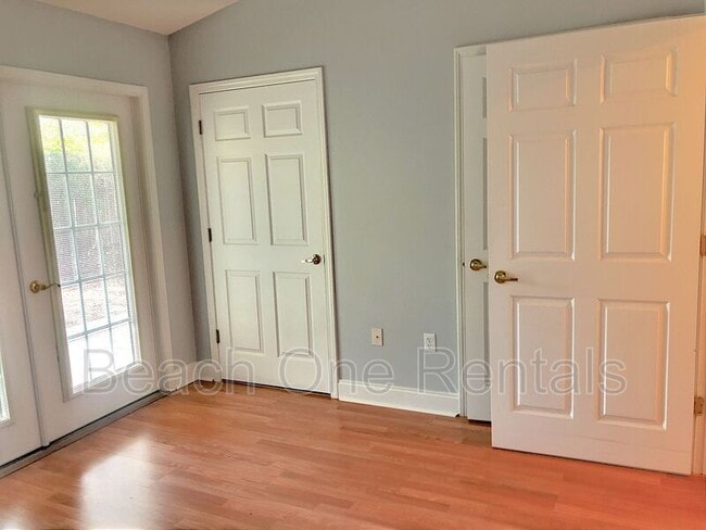 Building Photo - 100 Garden Manor Ct