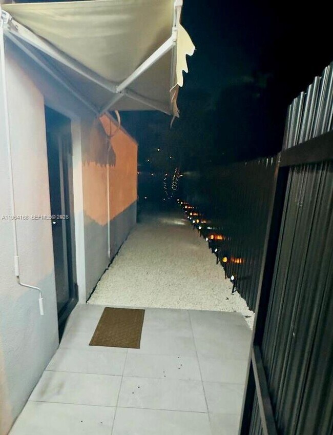 Foto del edificio - 610 NW 111th St