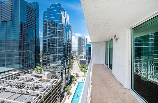 Building Photo - 1200 Brickell Bay Dr
