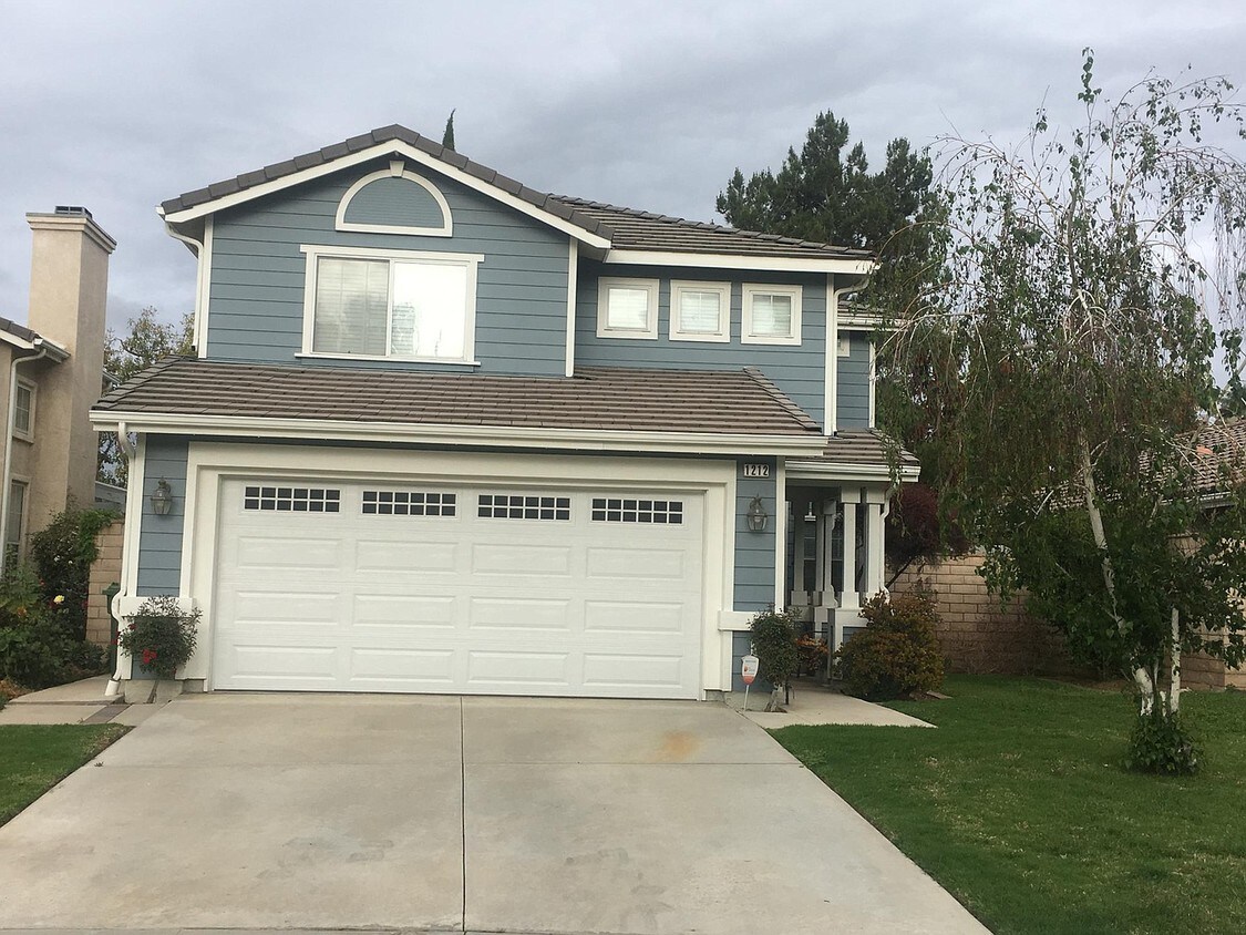 Primary Photo - 1212 Hobbit Ct