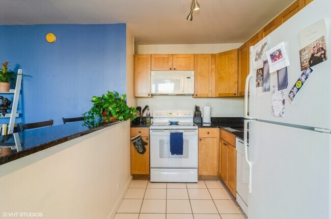 Foto del edificio - 655 W Irving Park Rd