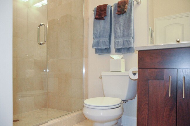 Foto del edificio - 2334 N Greenview Ave