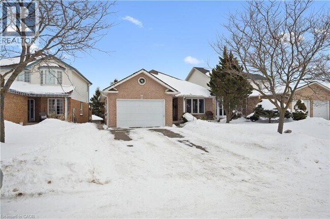 Photo du bâtiment - 24 Carroll Crescent