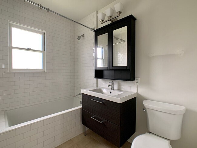 Building Photo - Walking Distance to UCLA and Westwood Village Completely Remodeled
