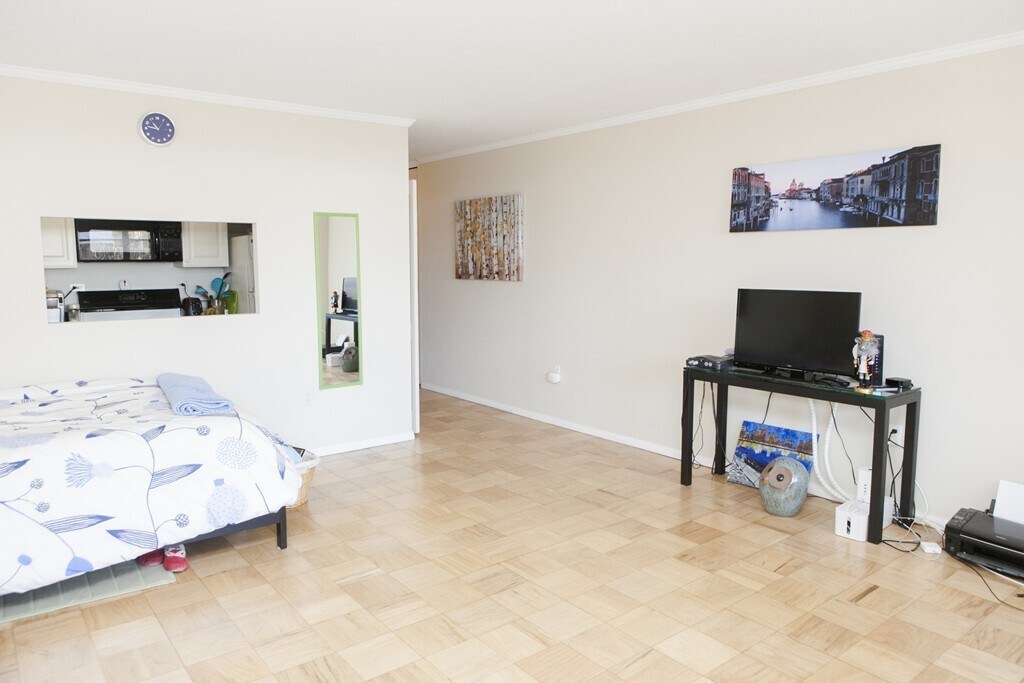 Primary Photo - 5 Whittier Pl