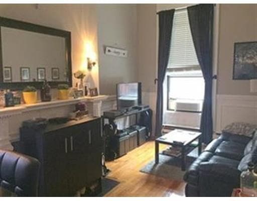 Building Photo - 258 Beacon St