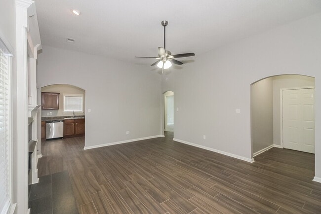 Building Photo - 70 Penny Ln