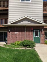 Building Photo - 1000 Duchess Dr