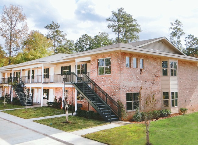 Building Photo - Pine Highland West