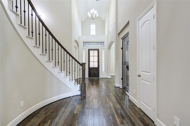 Building Photo - 2827 Winthrop Mdw Wy