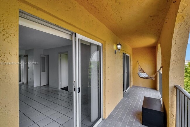 Foto del edificio - 4801 NW 7th St