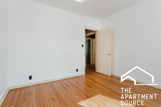 Building Photo - 2050 N Kostner Ave