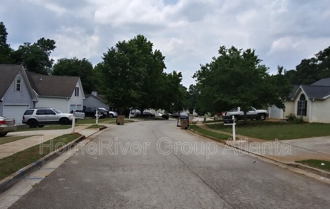 Building Photo - 333 Fallview Dr